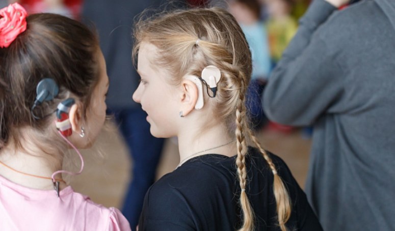 Программа для глухих детей. Слабослышащего Франции.